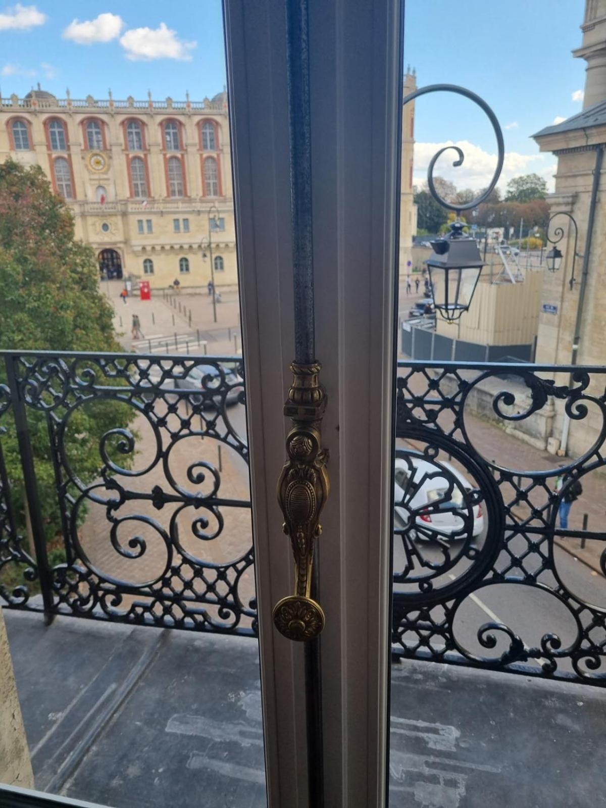 Face Chateau St Germain En Laye, Appartement 4 A 6 Personnes, 23 Min De Paris Champs-Elysees Saint-Germain-en-Laye Dış mekan fotoğraf